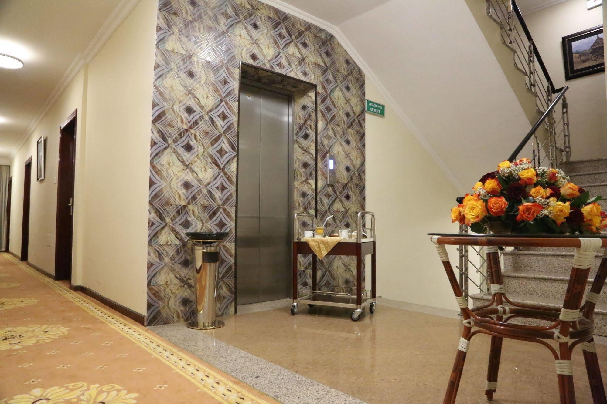 Caravan Hotel Addis Ababa Dış mekan fotoğraf